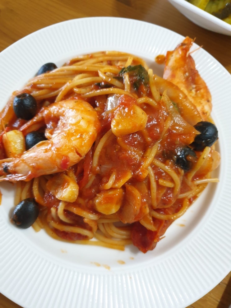  일요일 아침 토마토 새우 스파게티