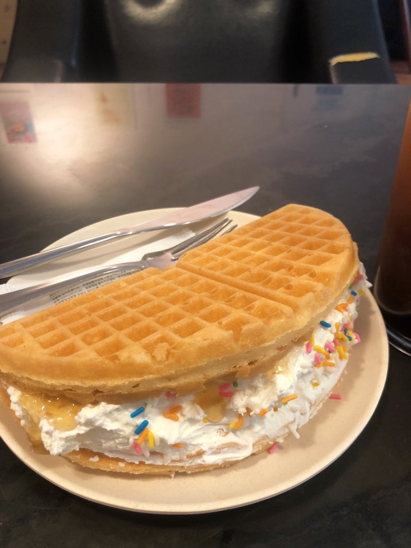 카페인중독 동물성 생크림 애플 와플 디저트 맛집 와플 맛집 추천 아이스 아메리카노 후기 : 네이버 블로그