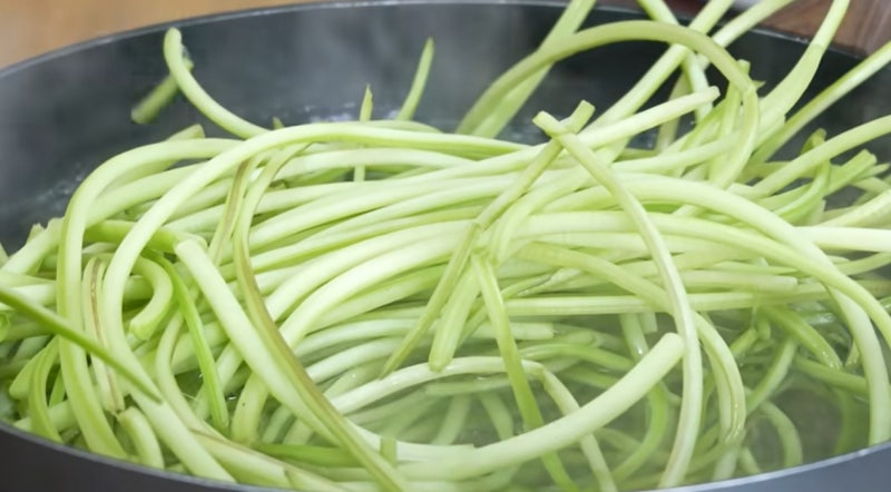고구마줄기 or 고구마순 말리기. 효능! : 네이버 블로그 고구마줄기 Or 고구마순 말리기. 효능! : 네이버 블로그