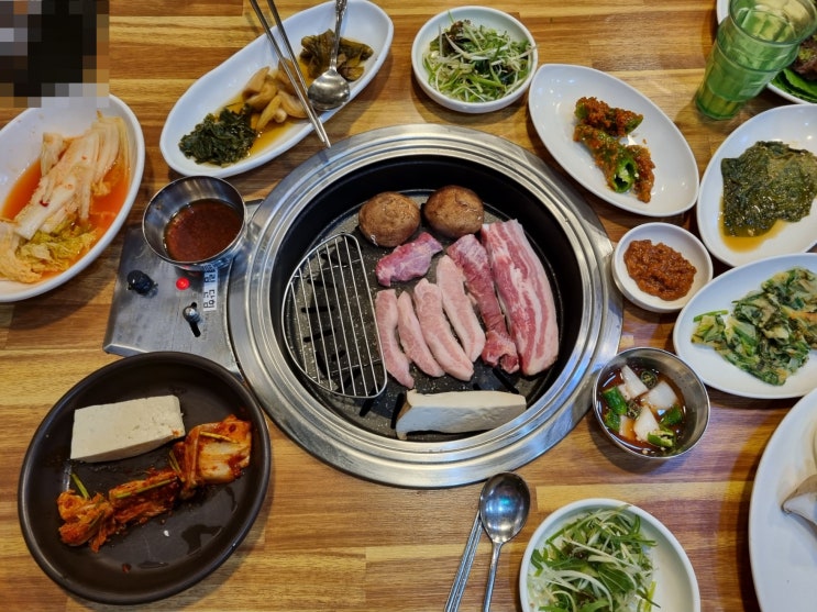 용호동 생고기 맛집 골목집(Yongho-dong fresh pork belly restaurant, Gol-mok-jib)
