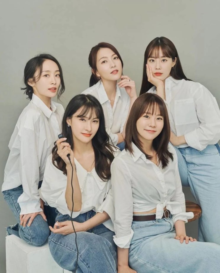 데뷔 15년 차 걸그룹 카라, 약 7년 만에 완전체 컴백...2세대 대표 걸그룹 박규리 한승연 허영지 니콜 강지영 데뷔 15년 차 걸그룹 카라, 약 7년 만에 완전체 컴백...2세대 대표 걸그룹 박규리 한승연 허영지 니콜 강지영