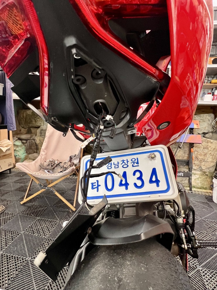 파니갈레 1199s 번호판발급 순정장착, Rear peg(뒷발판) 장착 자가정비