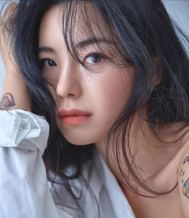 '돌싱글즈3' 출연자 전다빈, 베트남 여행 중 양갈래 머리로 발랄함 자랑...팔다리 타투에 남다른 애플힙 '돌싱글즈3' 출연자 전다빈, 베트남 여행 중 양갈래 머리로 발랄함 자랑...팔다리 타투에 남다른 애플힙