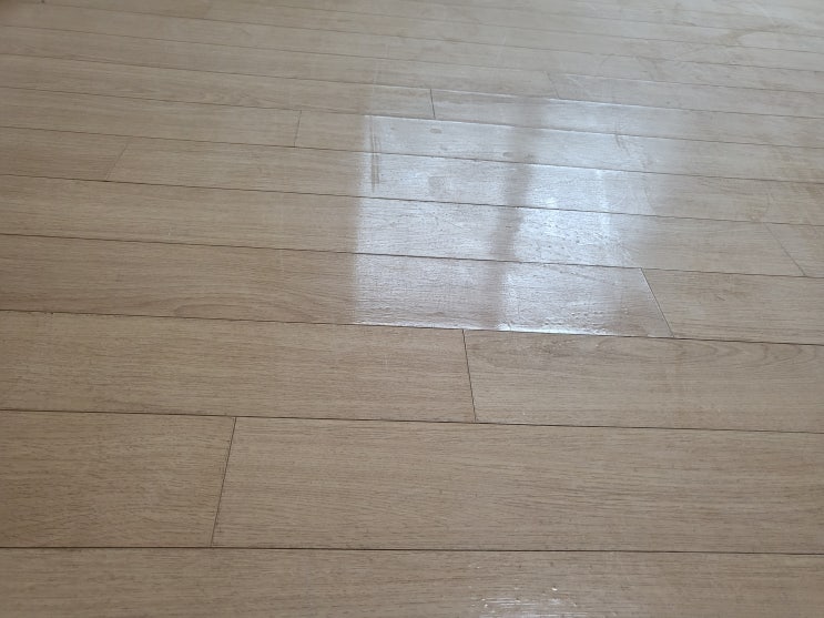  대구마루광택 왁스 로 말끔한 마루 복원