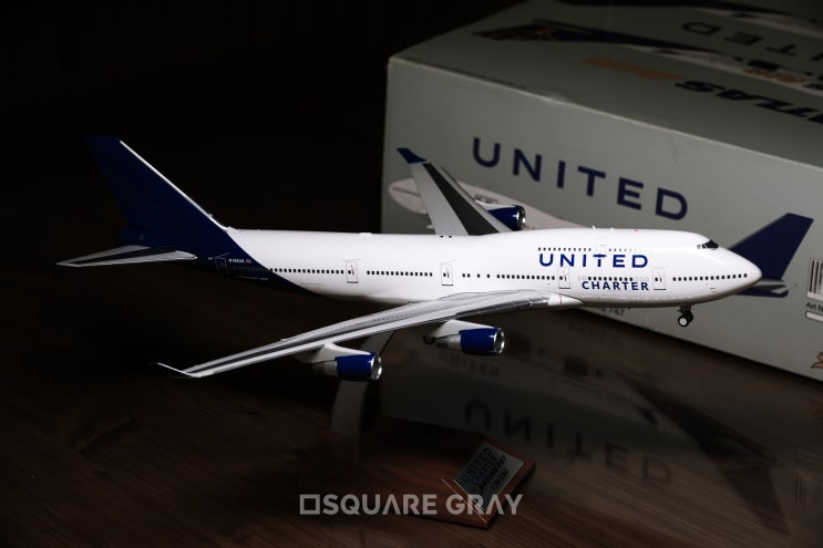  1:200 Scale JFOX UNITED CHARTER B747-422 N194UA