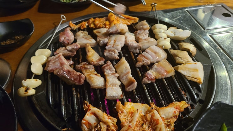 제주 성산 흑돼지 맛집 오름채 수영장과 에어바운스 무료