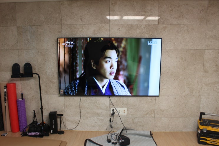  티비선정리 사례 모음 마포 래미안 푸르지오 / 프레스티지 자이 LG 86인치 TV 갤러리 77인치 매장 TV 화질과 집 TV 화질 차이 티비킹