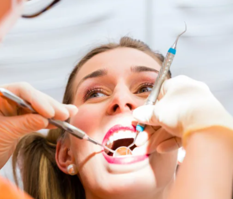 연구: 정기적인 치과 치료는 심장마비 후 결과를 개선합니다.
