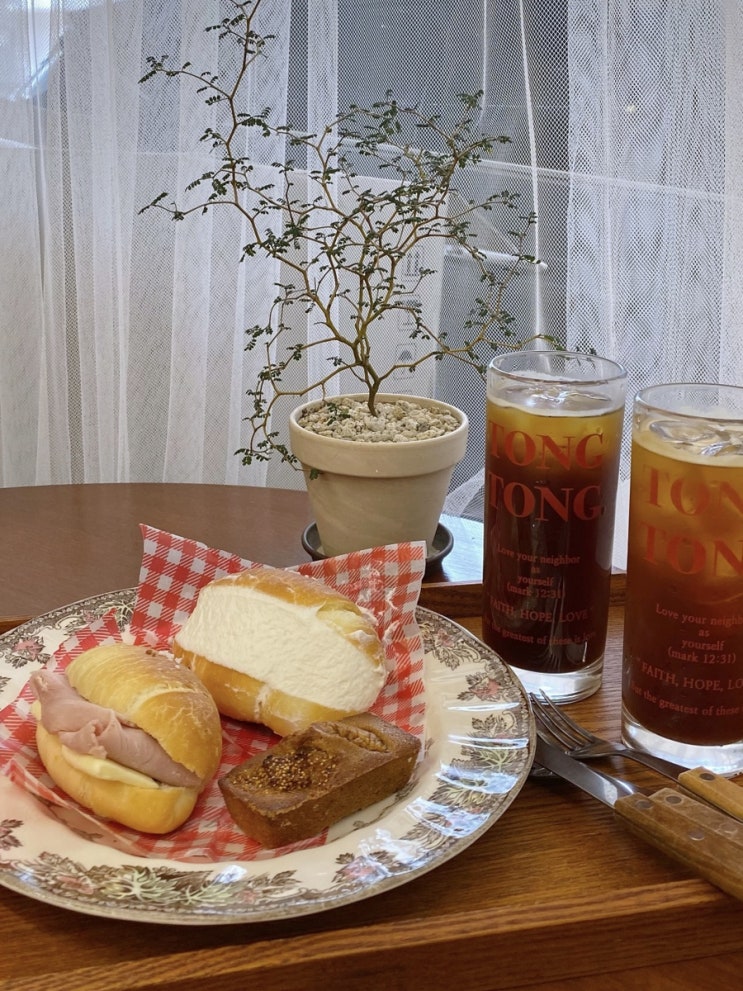  이웃집 통통이 :: 압구정로데오 소금빵 맛집