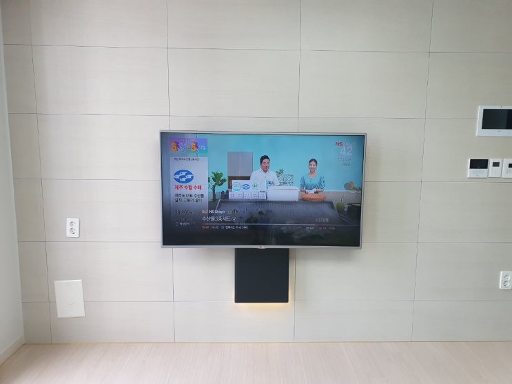  기장 웨이브리즈 벽걸이티비 무타공으로 tv 설치했어요
