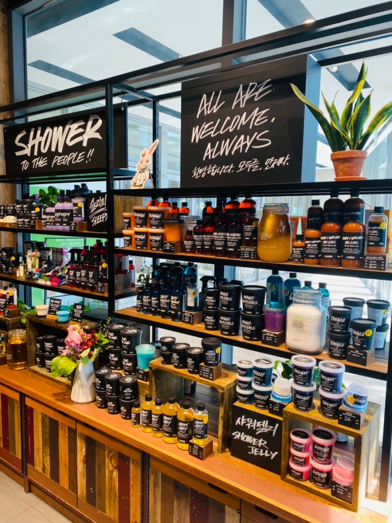 일회용 비닐 포장을 지양하는 러쉬의 낫랩 서비스, 잠실 롯데월드 몰 러쉬 매장 방문기 : 네이버 블로그