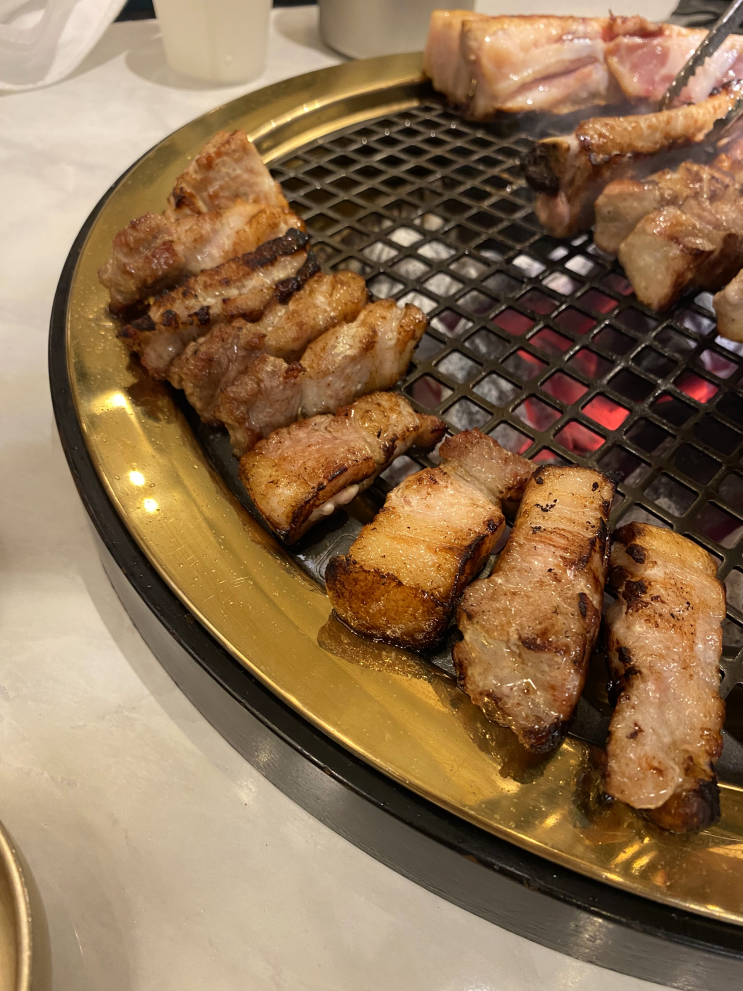  합정역 맛집 두툼한 고기를 맛볼 수 있는 금성회관