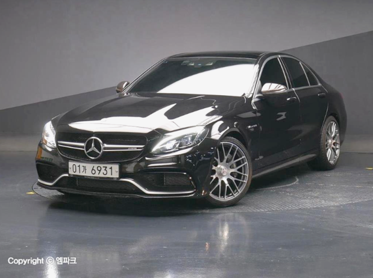  벤츠 C63 AMG 중고 천천히 살펴 봤어요