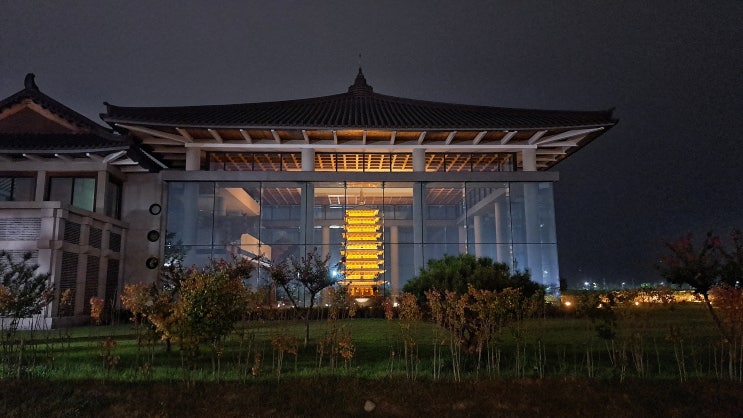  야간에 산책하기 좋은 경주 황룡사지