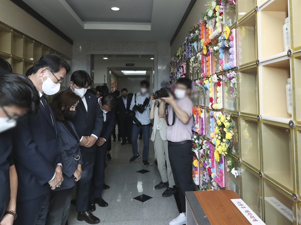 '수원 세 모녀' 사후라도 가족과 함께한다 '수원 세 모녀' 사후라도 가족과 함께한다