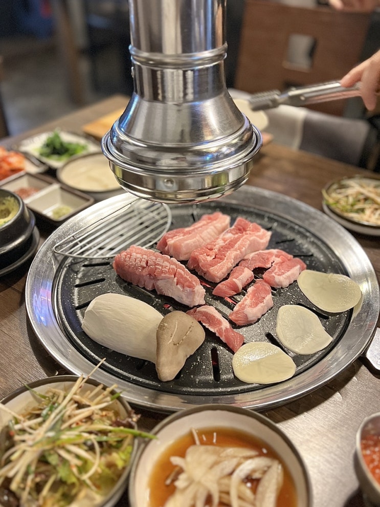  경성대고기집 숯불애 터줏대감 같은 경성대 삼겹살