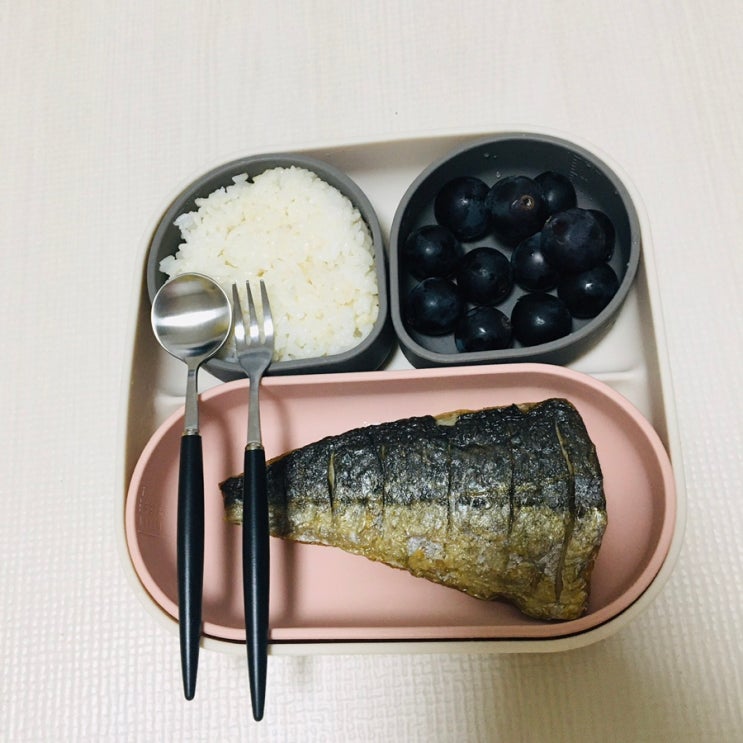  마더케이 흡착식판 전자렌지 사용 뜨거운음식 담기 편한 유아식판