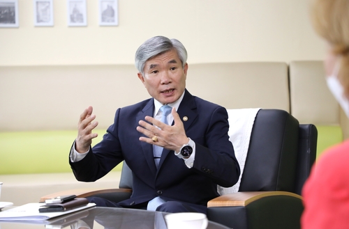이기식 <b>병무청장</b> "대중예술, 보충역에 포함하면 <b>현역</b> 복무... 