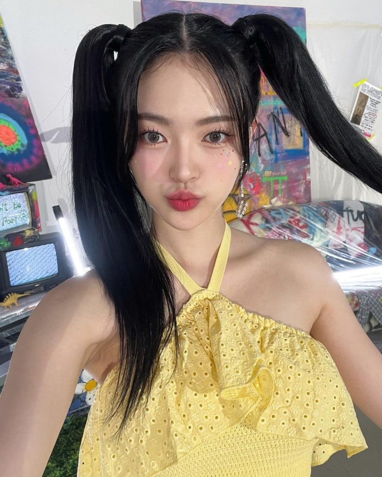 BJ로 활동 중인 걸그룹 다이아 출신 솜이, 언더붑 비키니 입고 아찔한 뒤태 뽐내 "팔에는 저게 뭐야?" BJ로 활동 중인 걸그룹 다이아 출신 솜이, 언더붑 비키니 입고 아찔한 뒤태 뽐내 "팔에는 저게 뭐야?"