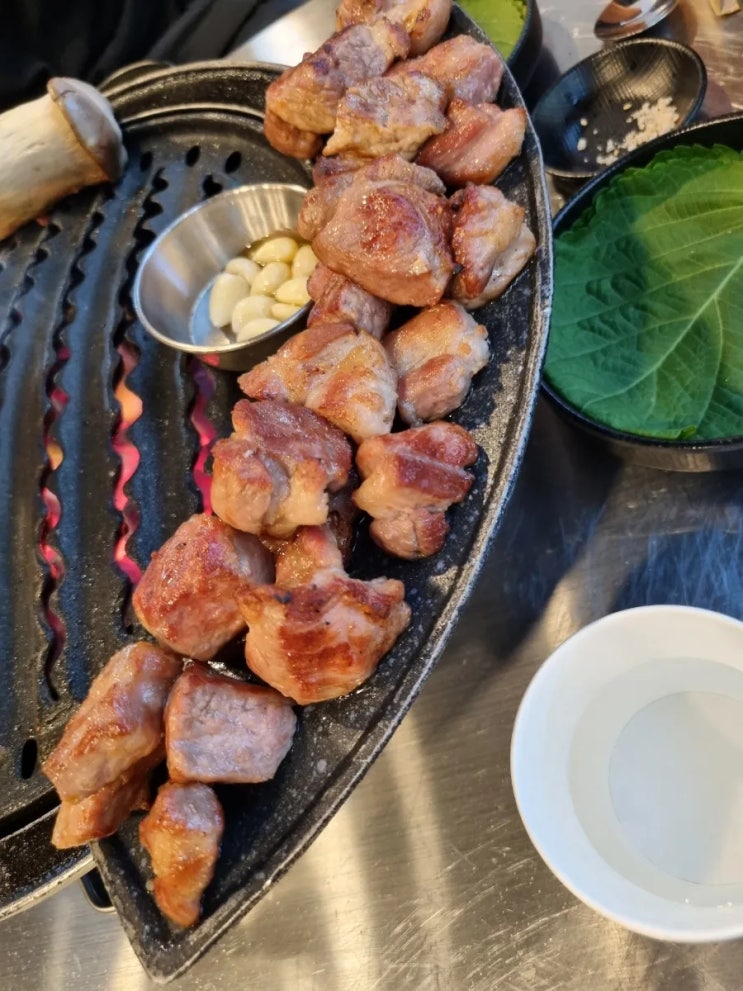 돼지 목살의 신세계! 명일역 맛집 땅코참숯구이 명일점 돼지 목살의 신세계! 명일역 맛집 땅코참숯구이 명일점