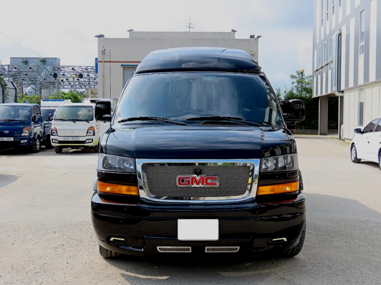  GMC 사바나 중고차 다크한 매력