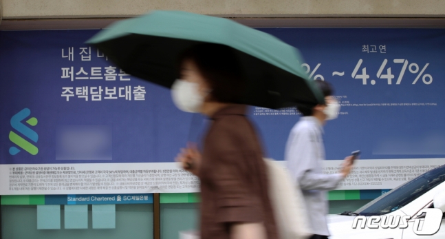 "주담대 곧 7% 넘는다"…한은 '빅스텝' 시사에 영끌족 전전긍긍 "주담대 곧 7% 넘는다"…한은 '빅스텝' 시사에 영끌족 전전긍긍
