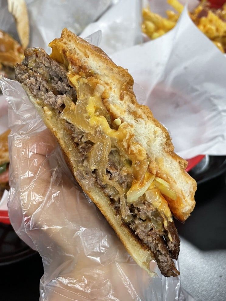  신촌 이대: 박스퀘어 수제 스매시 버거 맛집 - 버저비터바스켓