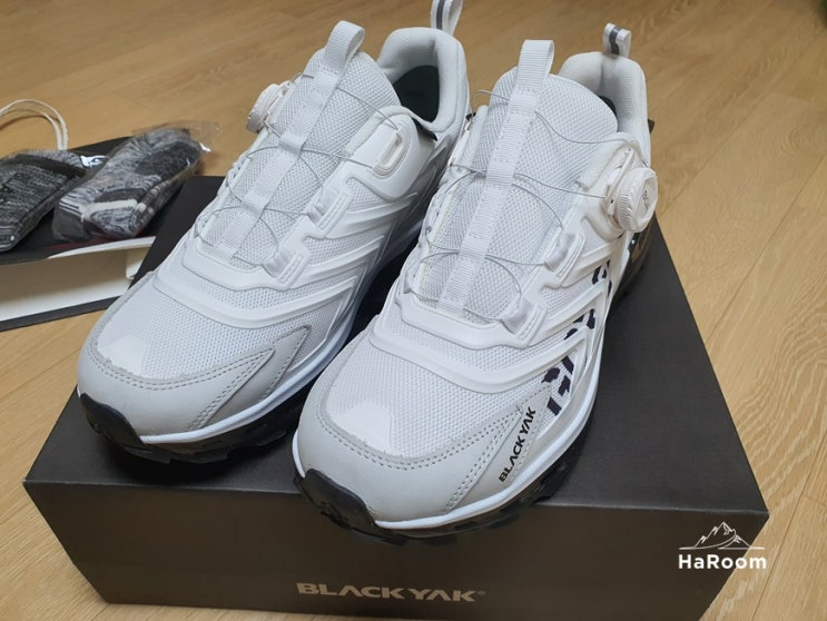  블랙야크 등산화 343 아크 GTX 흰색 트레킹화 도전기