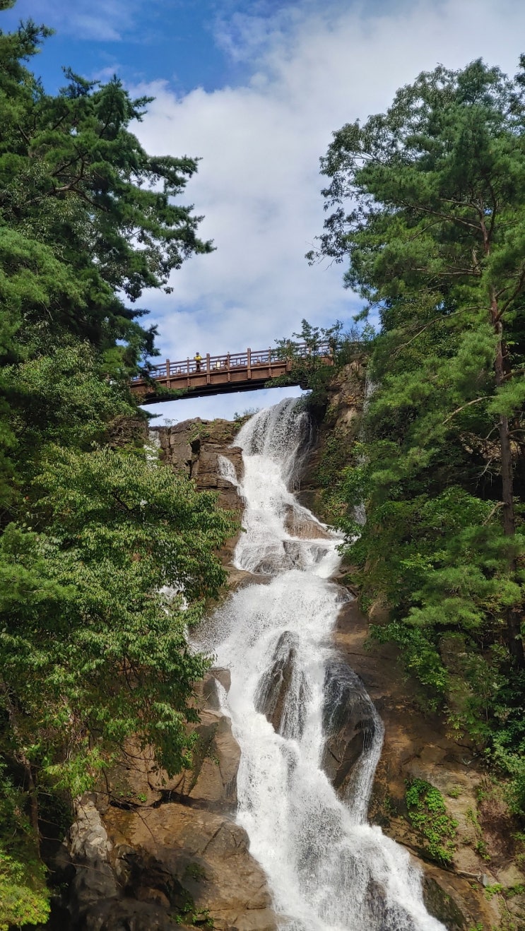  산정호수 폭포구경, 산정호수 수변데크, 산정호수 하동주차장, 서울에서 60Km에 시원한 폭포가 있다.