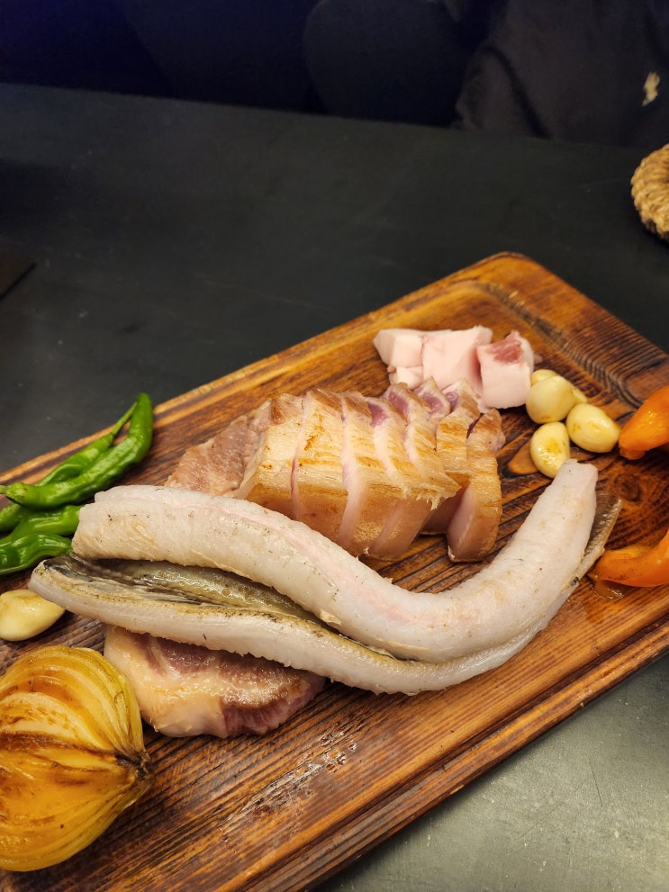  가로수길 맛집 : 돼지와 붕장어의 궁금한 조합 돼장