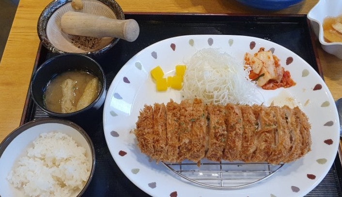 대전 유성구 관평동 병규돈까스 재방문.(병규돈까스. 김치피자롤까스. 사누끼우동. 22년 8월 ....