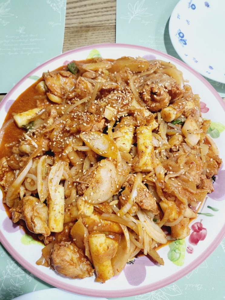  춘천 국물 닭갈비 떡볶이 (마켓컬리)