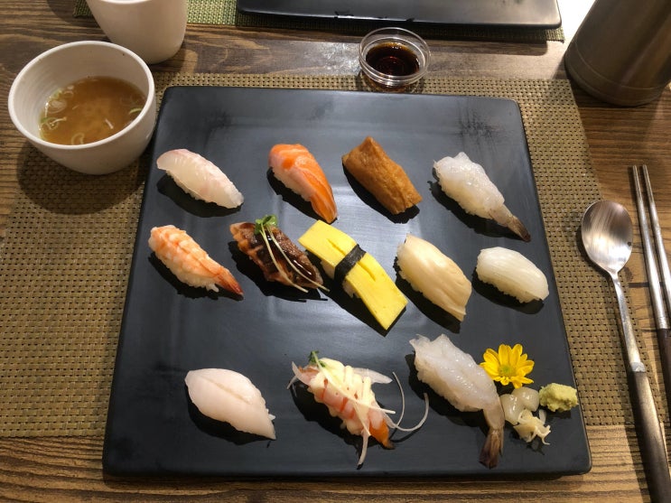  맛있는 거 먹는 일상