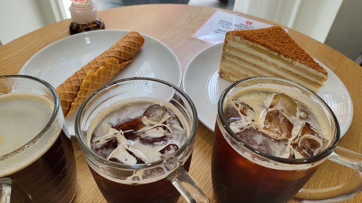  을지로 케이크맛집 꿀케이크로 명성 자자한 러시아케익