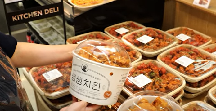 당당치킨에 이어 새로운 가성비 치킨 등장했다... 9월29일 출시하는 생생치킨... 이마트에서 프랜차이즈와 같은 10호 닭으로 절반 가격 당당치킨에 이어 새로운 가성비 치킨 등장했다... 9월29일 출시하는 생생치킨... 이마트에서 프랜차이즈와 같은 10호 닭으로 절반 가격