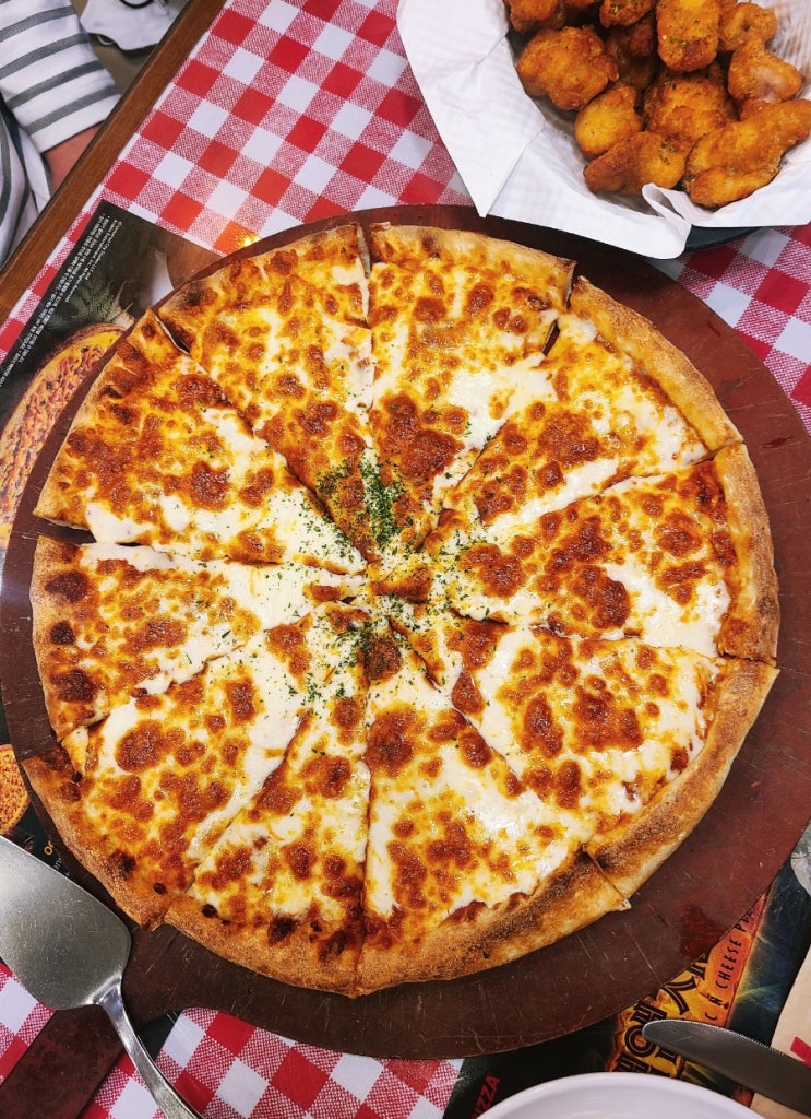미스터피자 시카고딥피자, 리얼빠삭순살치킨 full box 후기 미스터피자 시카고딥피자, 리얼빠삭순살치킨 full box 후기