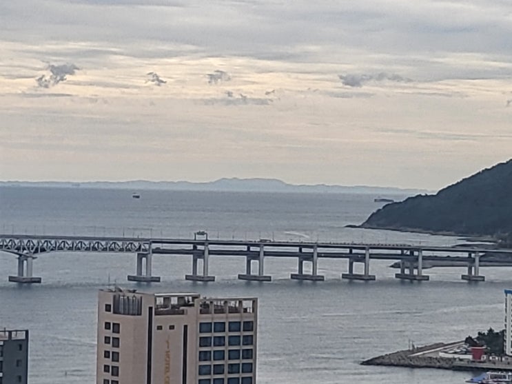  대마도가 보입니다.