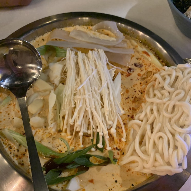 <서울 수원역 맛집> 낮술 하기 좋은 수원역 닭볶음탕, "홍미집 수원역점" <서울 수원역 맛집> 낮술 하기 좋은 수원역 닭볶음탕, "홍미집 수원역점"