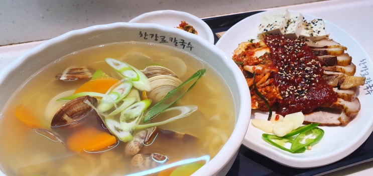  [판교 현대백화점] 얼큰한 칼국수와 보쌈세트 맛있어요!
