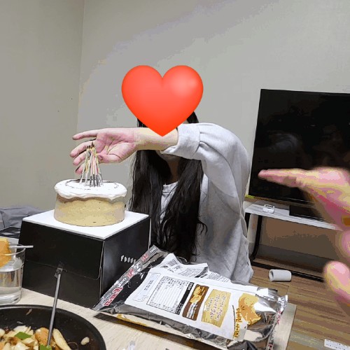  제목도 사치야