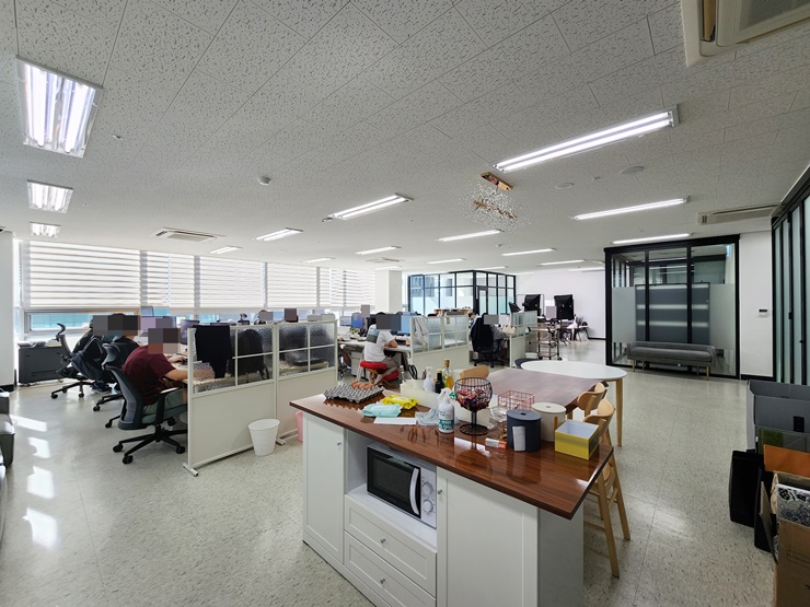  강남 대로변 햇살좋은 논현동사무실 임대