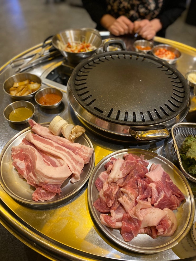  9/26 (1) 익산맛집 추천:) 익산 대학로 호랭이 막고기에서, 가성비 왕왕!!! 한국인의 디저트 치즈 호랭이밥까지. 엄마랑 저녁 식사하기에도 좋음.
