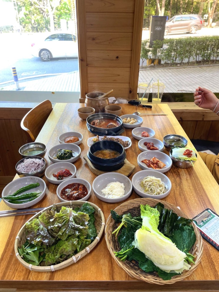 부산 대연동 30년 전통 현지인 로컬 맛집 문화쌈밥