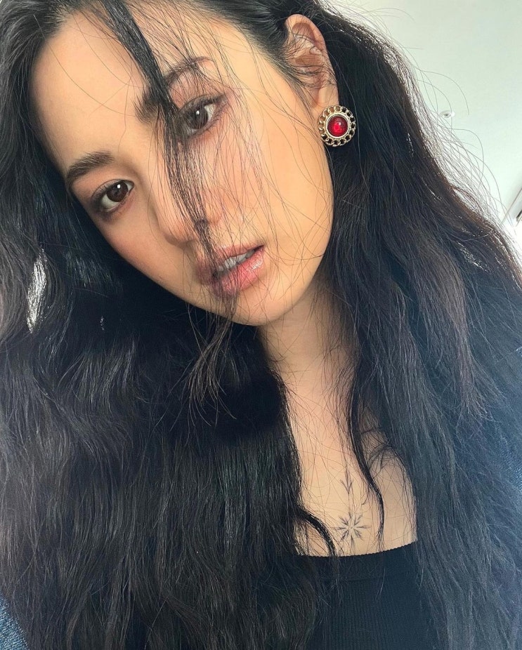 '전신 타투'로 화제가 된 애프터스쿨 출신 나나, 여기까지 문신을 했네...파격적인 '근황' 눈길 '전신 타투'로 화제가 된 애프터스쿨 출신 나나, 여기까지 문신을 했네...파격적인 '근황' 눈길