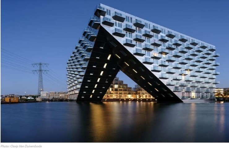 선창처럼 물위에 떠 있는 아파트를 설계한 건축가들  Sluishuis Amsterdam 