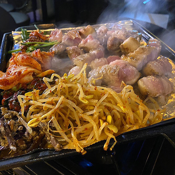  자개장식이 예쁜 레트로 컨셉 고기집 논현연탄구이 맛집 외가집