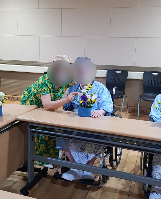 <동아리 활동-메디치피아 요양 병원 수업 참관 >