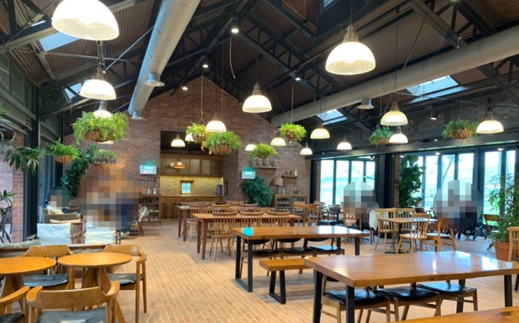 고창 상하농원 "파머스카페" 폴바셋 x 베이커리카페라 농장 산책하면서 쉬어가기 좋은곳! (+ 새싹보리크림라떼, 달고나커피, 고창복분자아이스크림,유기농새싹보리빵, 에그브레드) 고창 상하농원 "파머스카페" 폴바셋 x 베이커리카페라 농장 산책하면서 쉬어가기 좋은곳! (+ 새싹보리크림라떼, 달고나커피, 고창복분자아이스크림,유기농새싹보리빵, 에그브레드)