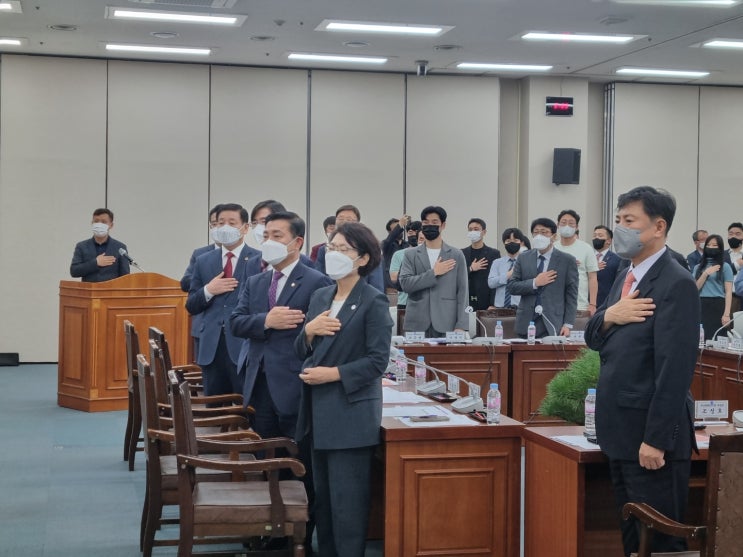 [<b>지방대학</b> 및 지역 균형 인재 <b>육성</b>에 관한 정책<b>간담회</b>]