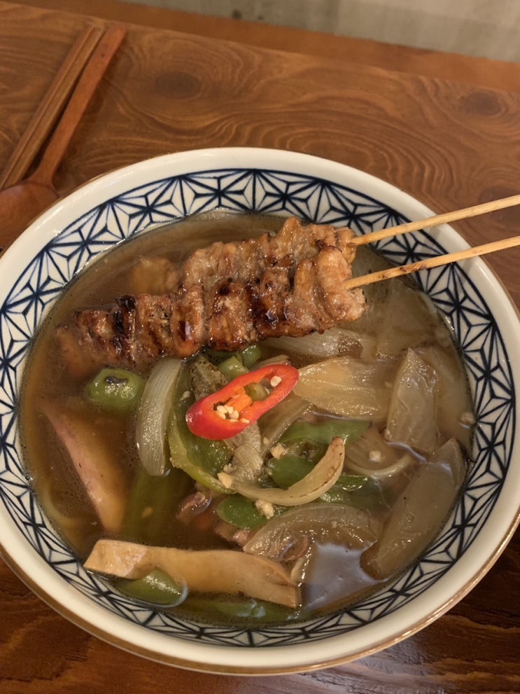  안국역 삼청동 홍콩 여행 분위기  흠뻑 숯불 꼬치 국수 맛집 ‘대림국수’